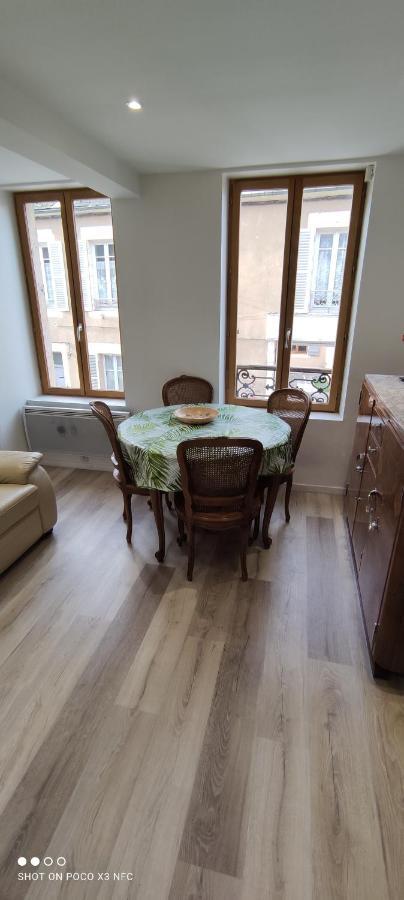 3 Pieces Pont De Loire Plein Centre Face Musee Apartment Nevers Bagian luar foto